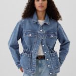 what to wear with a denim jacket for women